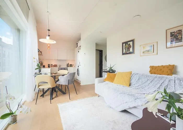 Bright & Comfortable In Trendy Carlsberg *