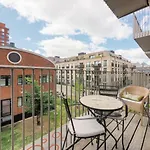 Апартаменты Bright & Comfortable In Trendy Carlsberg