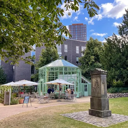 Bright & Comfortable In Trendy Carlsberg Lägenhet *