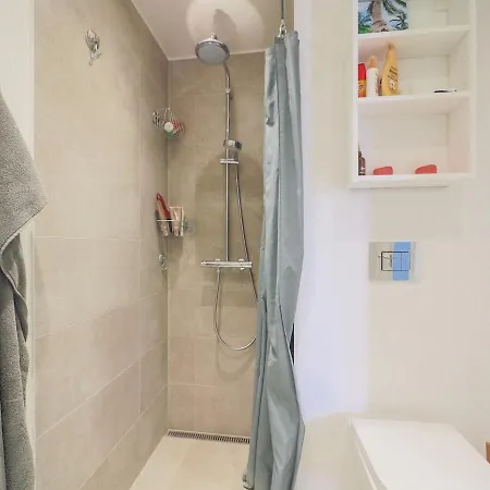 Bright & Comfortable In Trendy Carlsberg Lägenhet