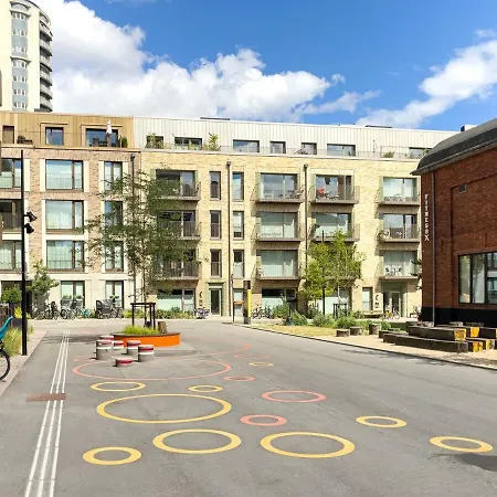 Bright & Comfortable In Trendy Carlsberg *