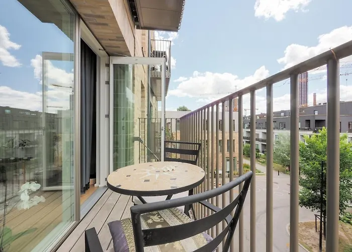 Bright & Comfortable In Trendy Carlsberg Apartamento