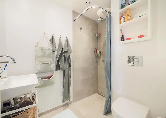 Apartment Bright & Comfortable In Trendy Carlsberg