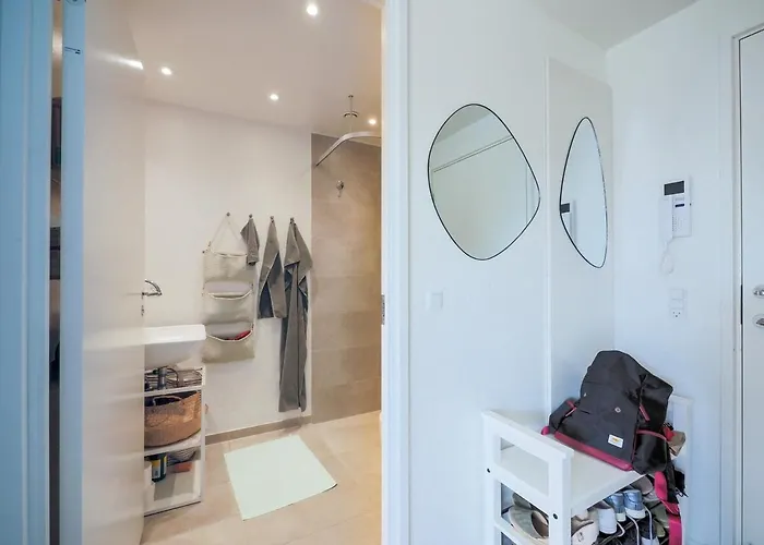 Bright & Comfortable In Trendy Carlsberg