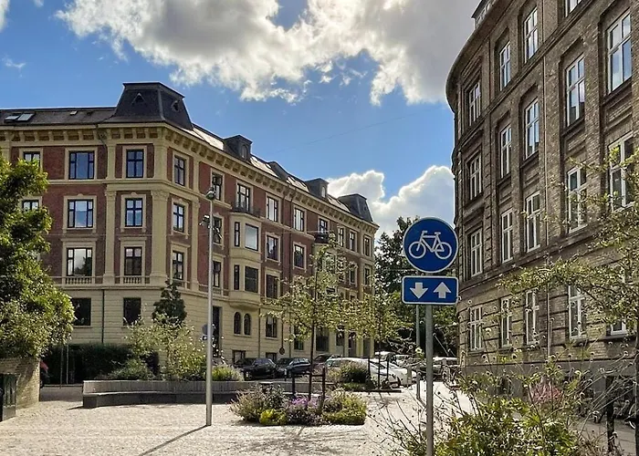 Bright & Comfortable In Trendy Carlsberg *